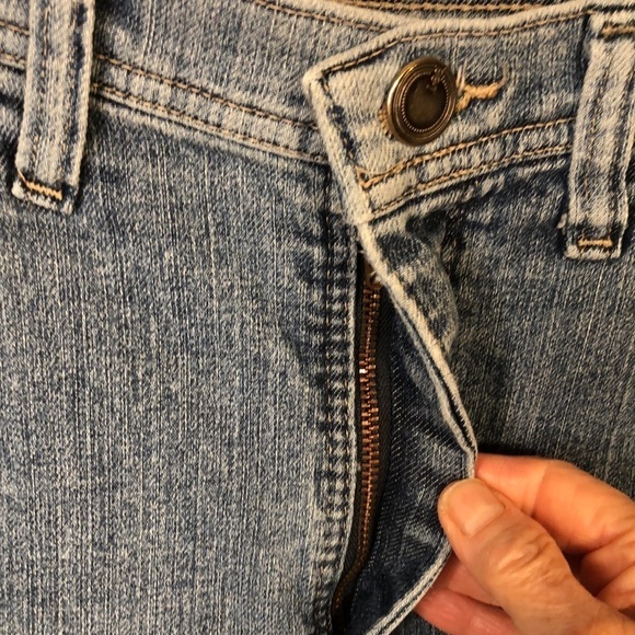 Lee Classic Fit Straight Leg At The Waist Light Medium Wash Jeans Size 10P - Picture 6 of 11